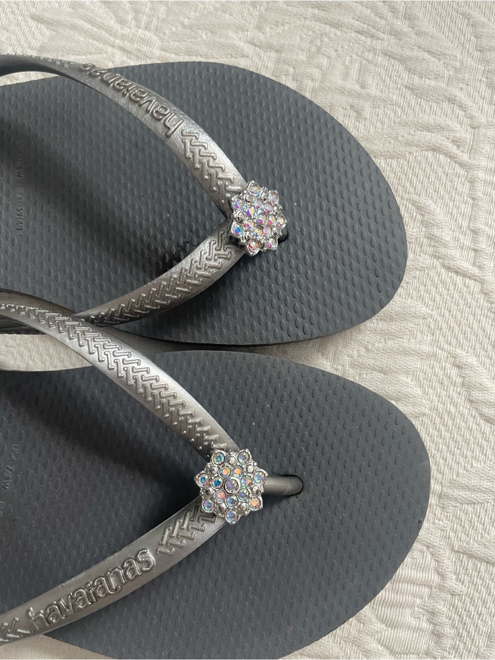 Havaianas Women’s Gray Flip Flop Sandals with Silver Sparkle Straps - Picture 2 of 3
